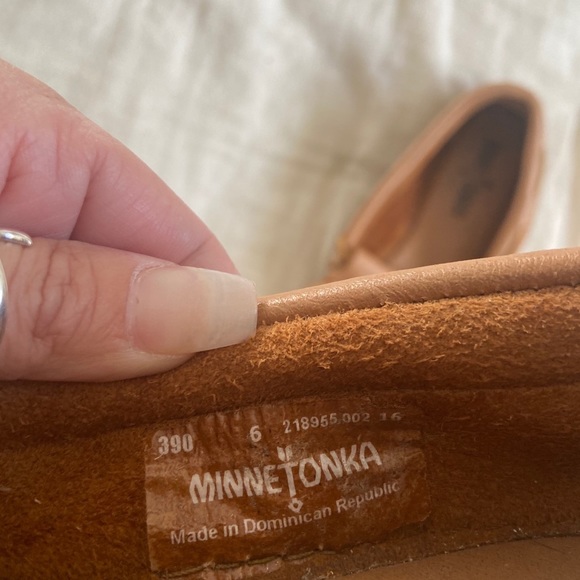 Minnetonka Fringed Kilty Leather Moccasin - Picture 7 of 9